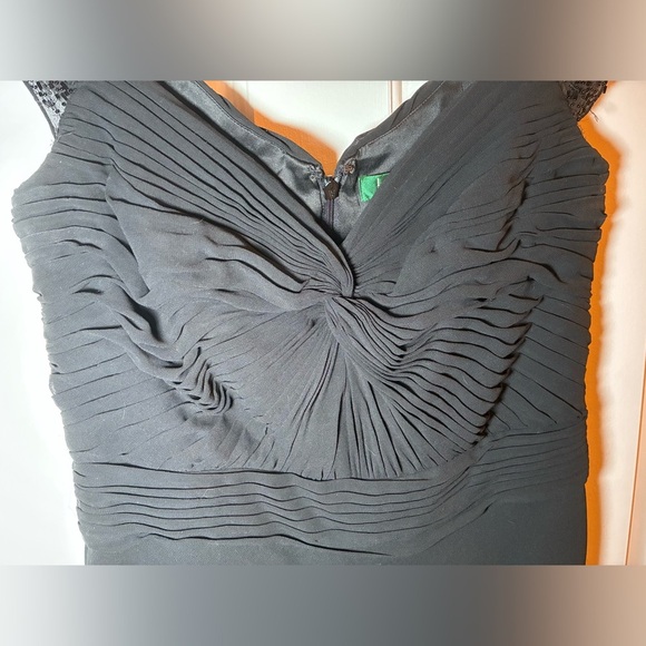 Lauren Ralph Lauren Evening Black Gown Size 8 Beaded Ruched Flowy Stunning EUC - Picture 8 of 12